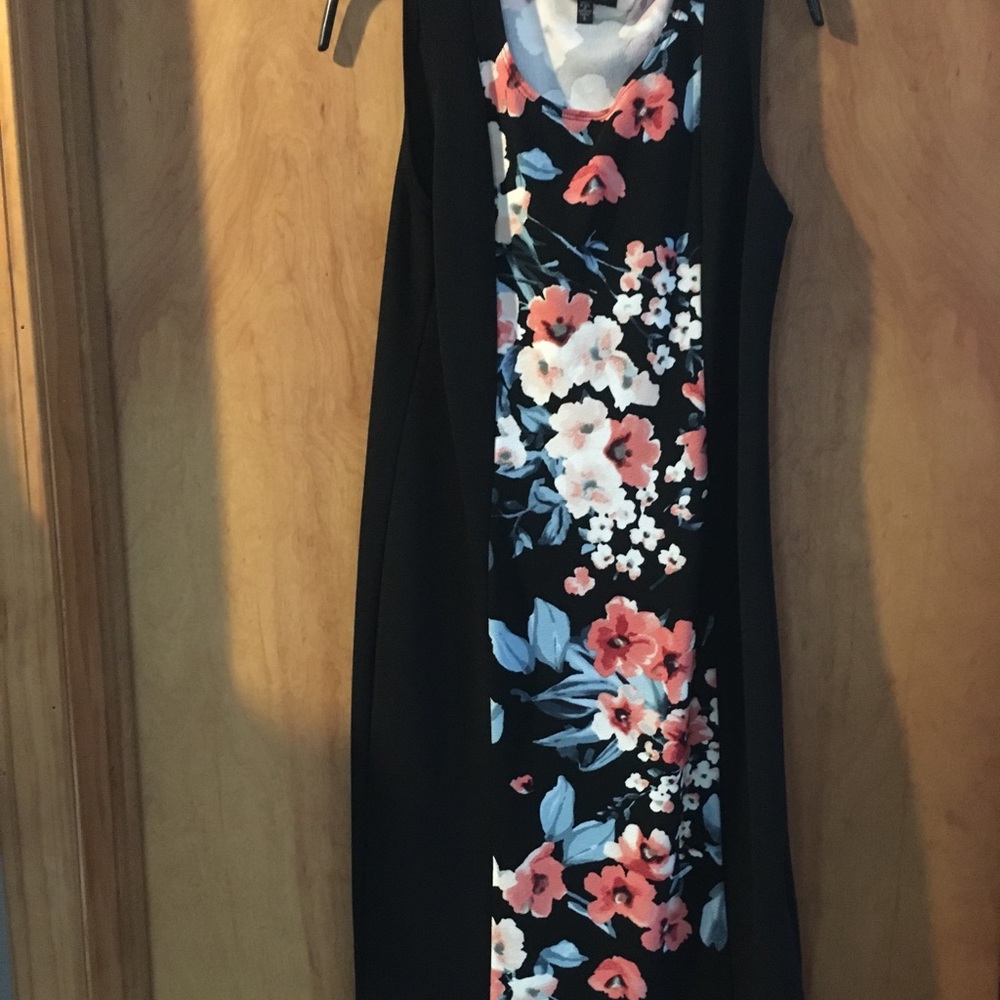 Sleeveless dress